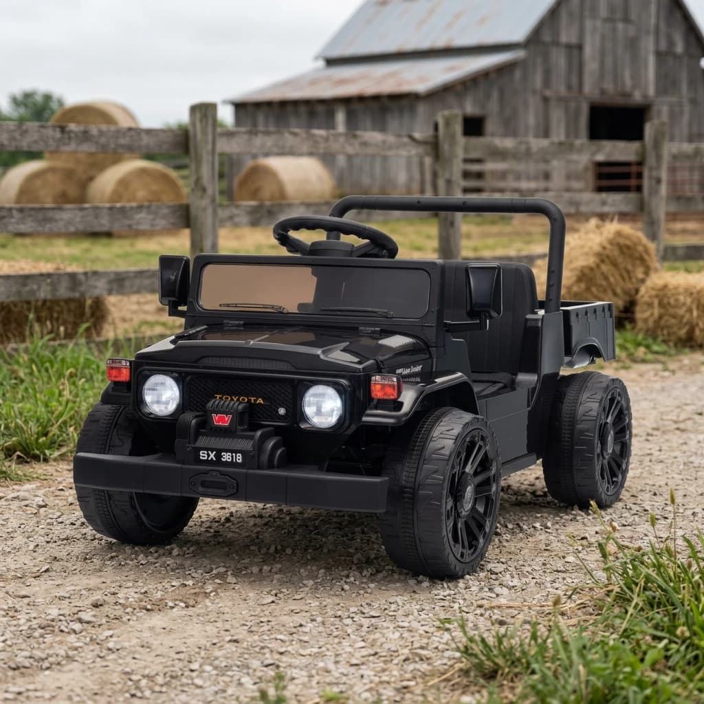 Лицензиран Акумулаторен Джип Toyota Land Cruiser FJ45 Pick Up, 12V/7Ah, R/C 2.4G, Черен – отпред отляво на открито