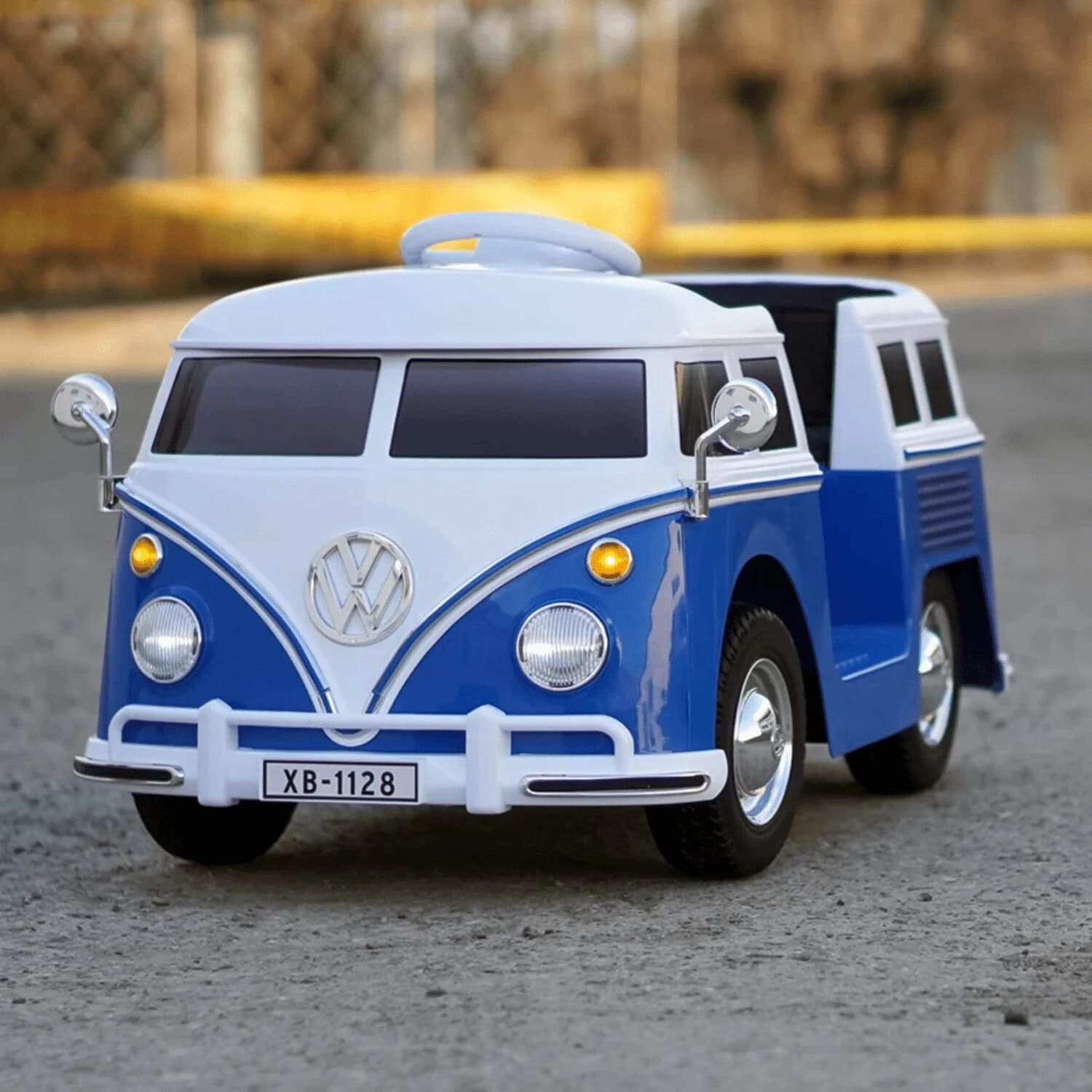 Лицензирана акумулаторна кола VW Samba 12V/7Ah, 100W, EVA гуми, MP3