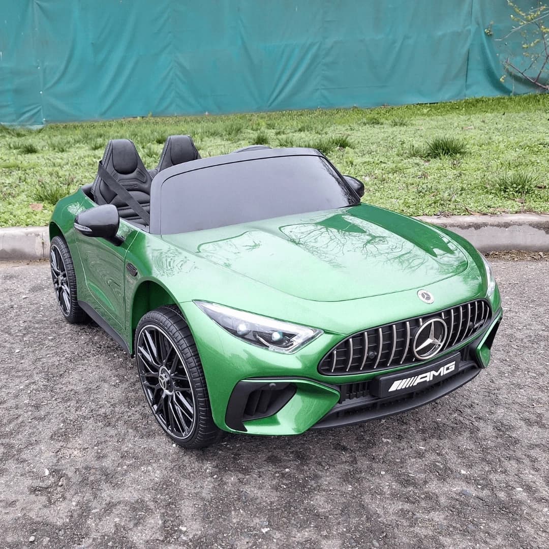 Лицензирана Акумулаторна Кола Mercedes-Benz SL63 2026, 12V7AH, EVA гуми, R/C 2.4G, зелен металик – отпред на открито