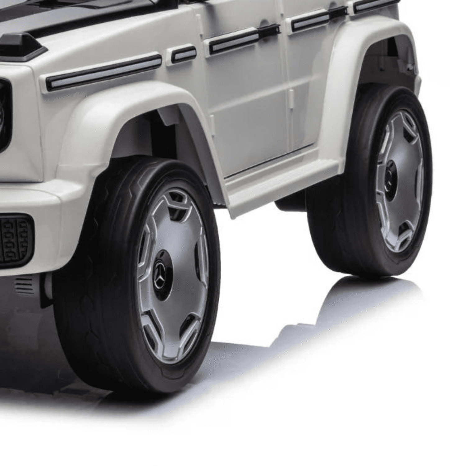 Лицензиран Акумулаторен Джип Mercedes EQG 2026, 4x4, 140W, 12V/9Ah, EVA гуми под наем - Image 6