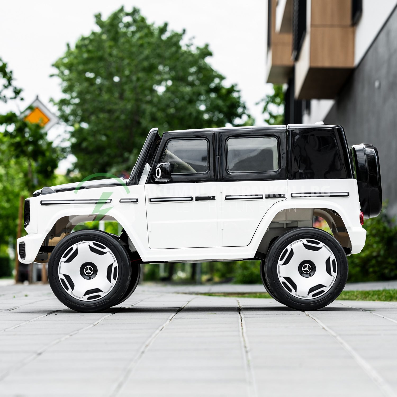 Лицензиран Акумулаторен Джип Mercedes EQG 2026, 140W, 12V/9Ah, 4x4, EVA гуми - Image 3