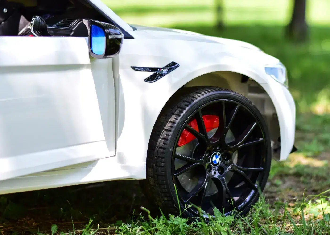 Лицензирана Акумулаторна Кола BMW M5 Competition с Hoverboard за родители, 500W, 24V/14Ah, R/C 2.4G, EVA гуми - Image 8