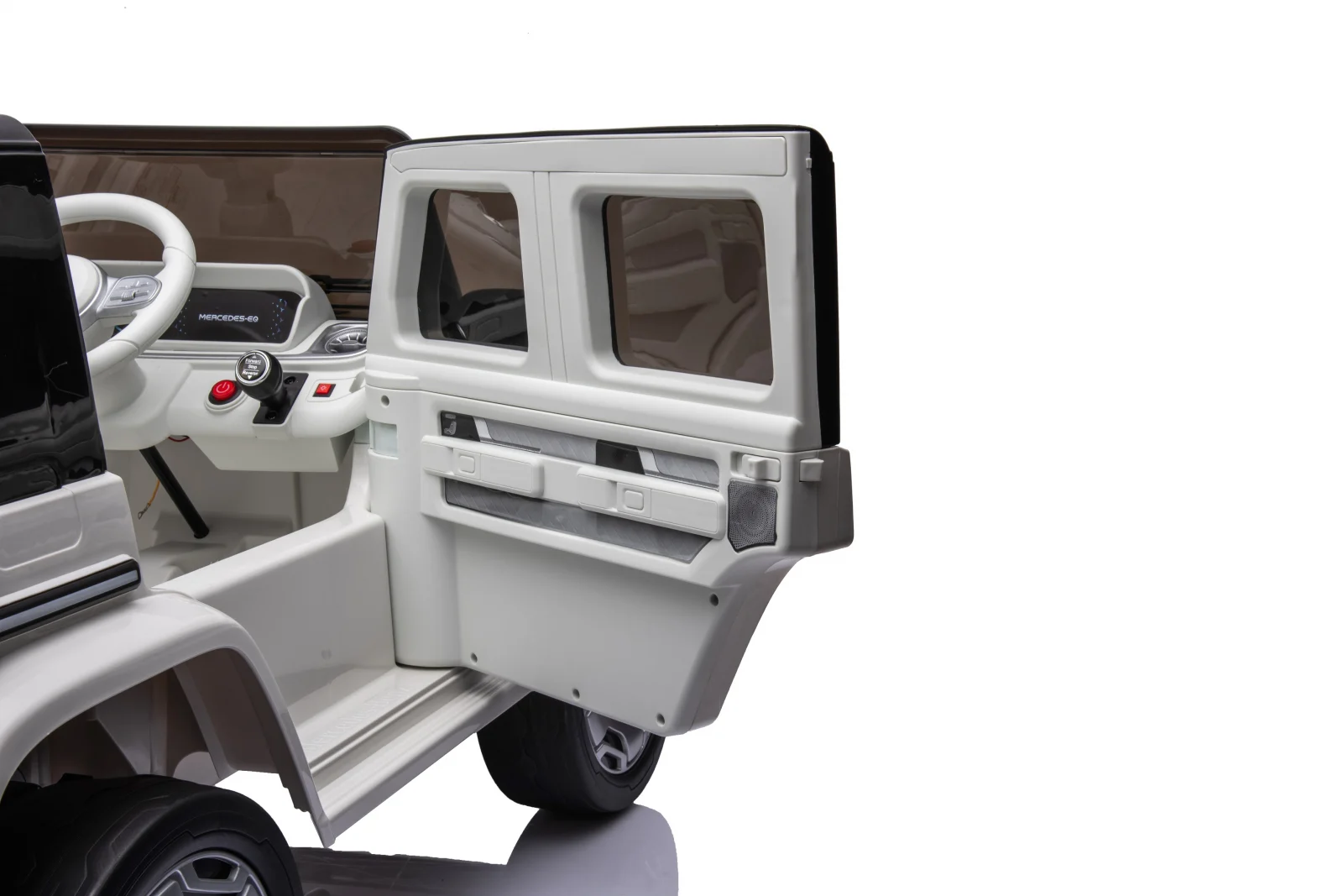Лицензиран Акумулаторен Джип Mercedes EQG 2026, 4x4, 140W, 12V/9Ah, EVA гуми под наем - Image 13