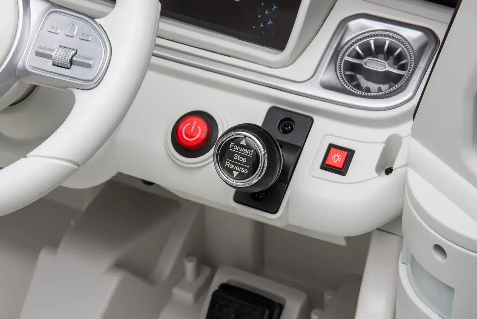 Лицензиран Акумулаторен Джип Mercedes EQG 2026, 4x4, 140W, 12V/9Ah, EVA гуми под наем - Image 14