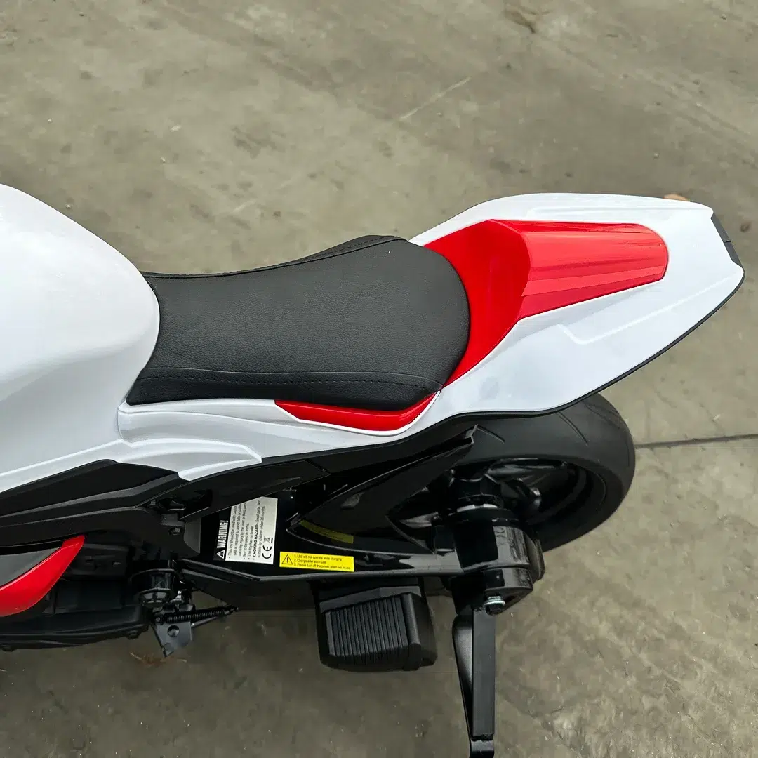 Лицензиран Акумулаторен Мотор BMW HP4, 90W, 12V/7Ah, EVA гуми - Image 25