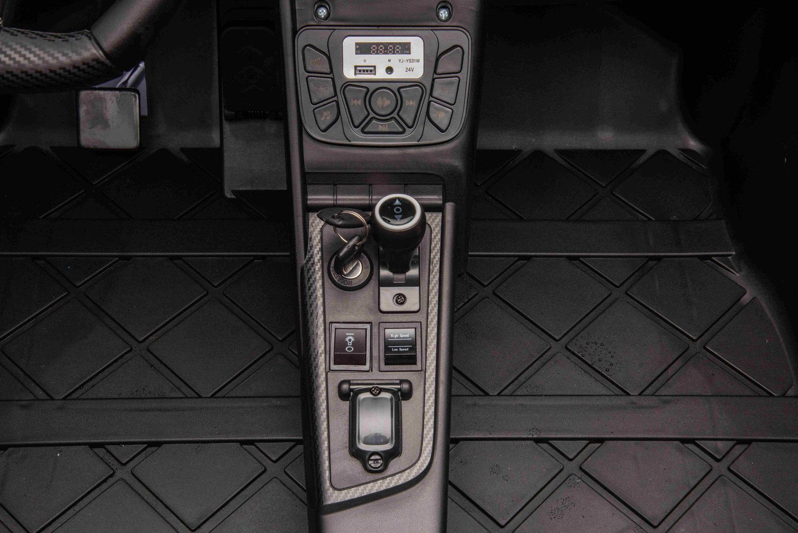 Лицензирана Акумулаторна Кола Audi R8 Premium, 200W, 24V/14Ah, Помпещи гуми, R/C 2.4G - Image 23