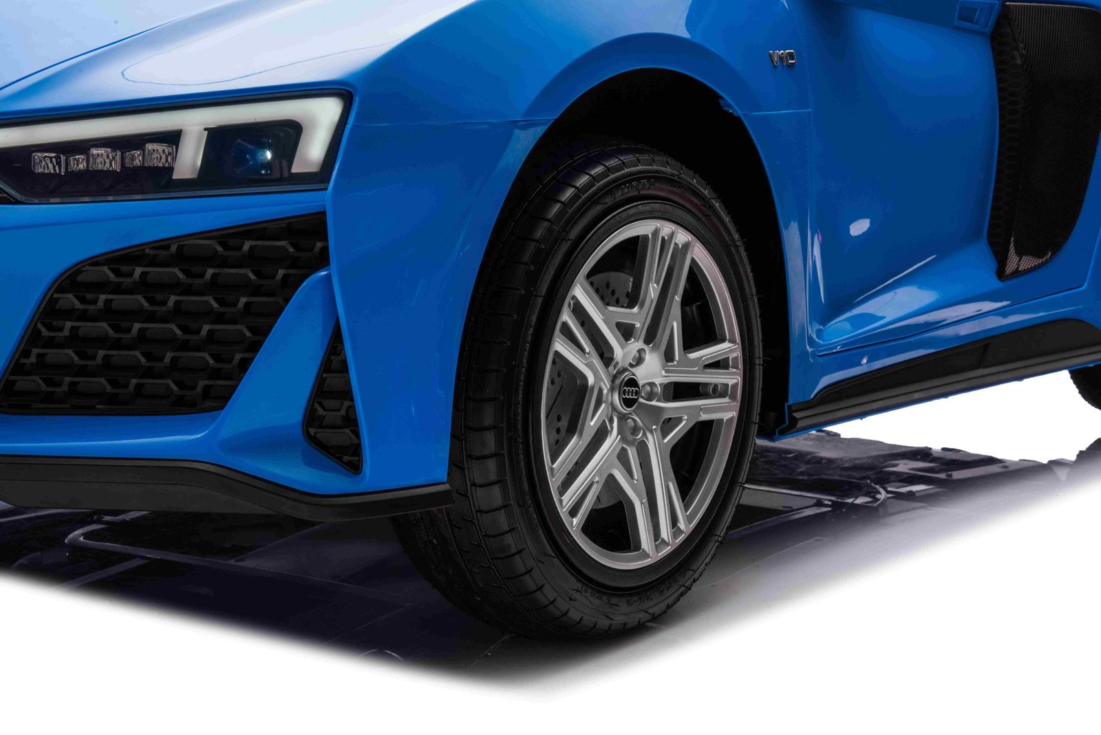 Лицензирана Акумулаторна Кола Audi R8 Premium, 200W, 24V/14Ah, Помпещи гуми, R/C 2.4G - Image 23