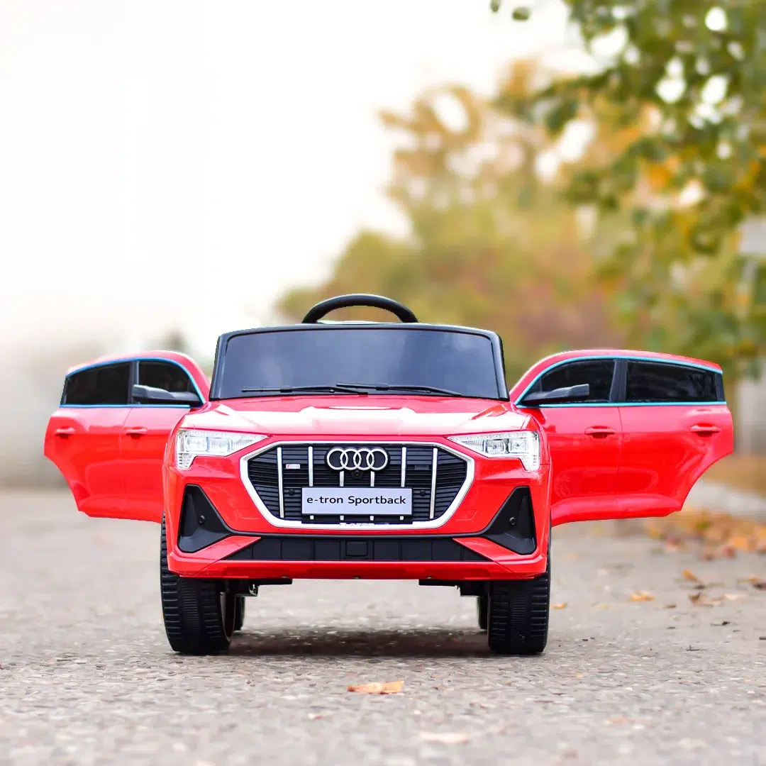 Лицензирана Акумулаторна Кола Audi E-tron Sportback, 4x4, 140W,EVA гуми - Image 5