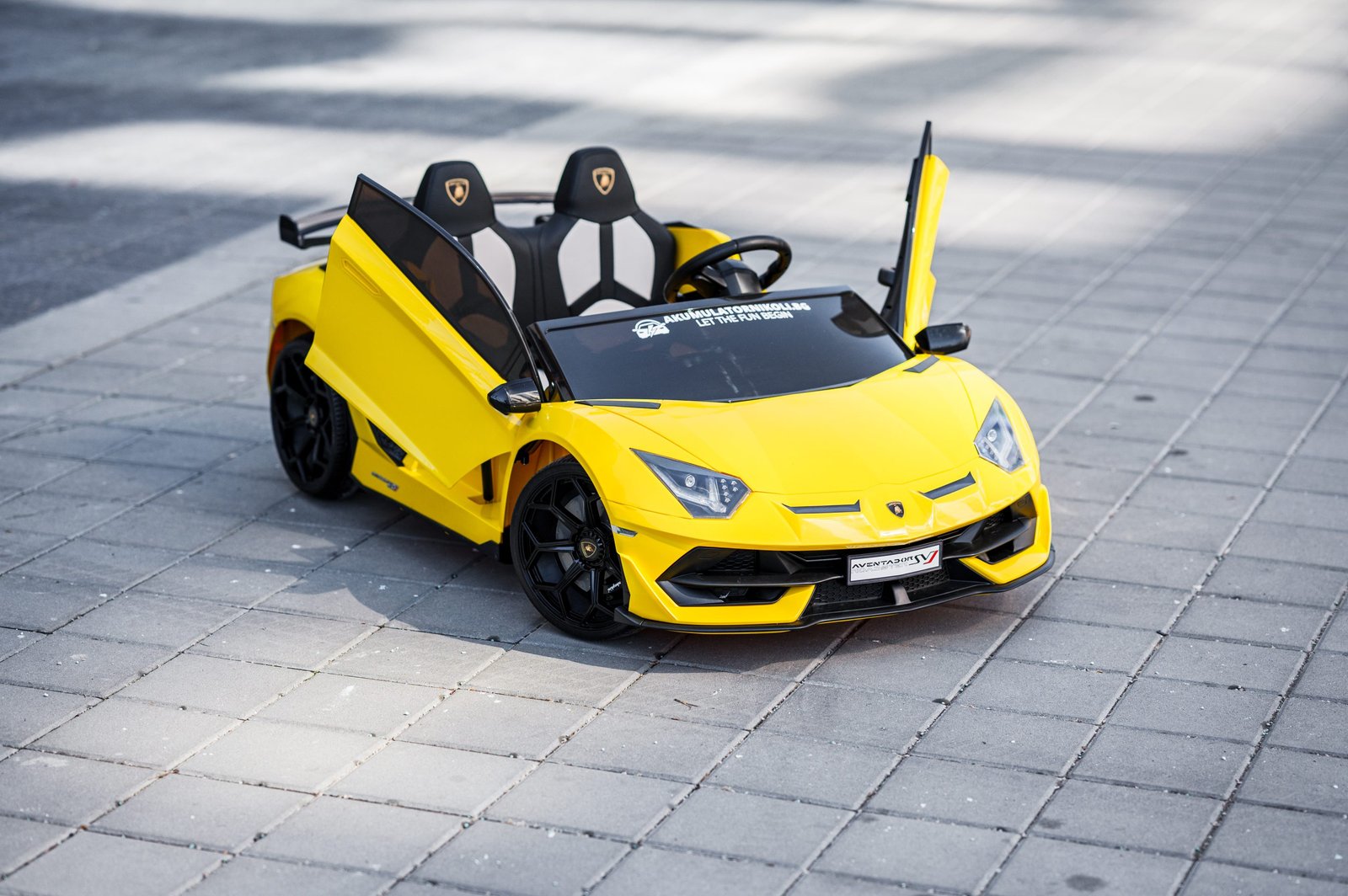 Лицензирана акумулаторна кола Lamborghini Aventador 2026, 24V7AH, 600W, R/C 2.4 G, EVA гуми - Image 8