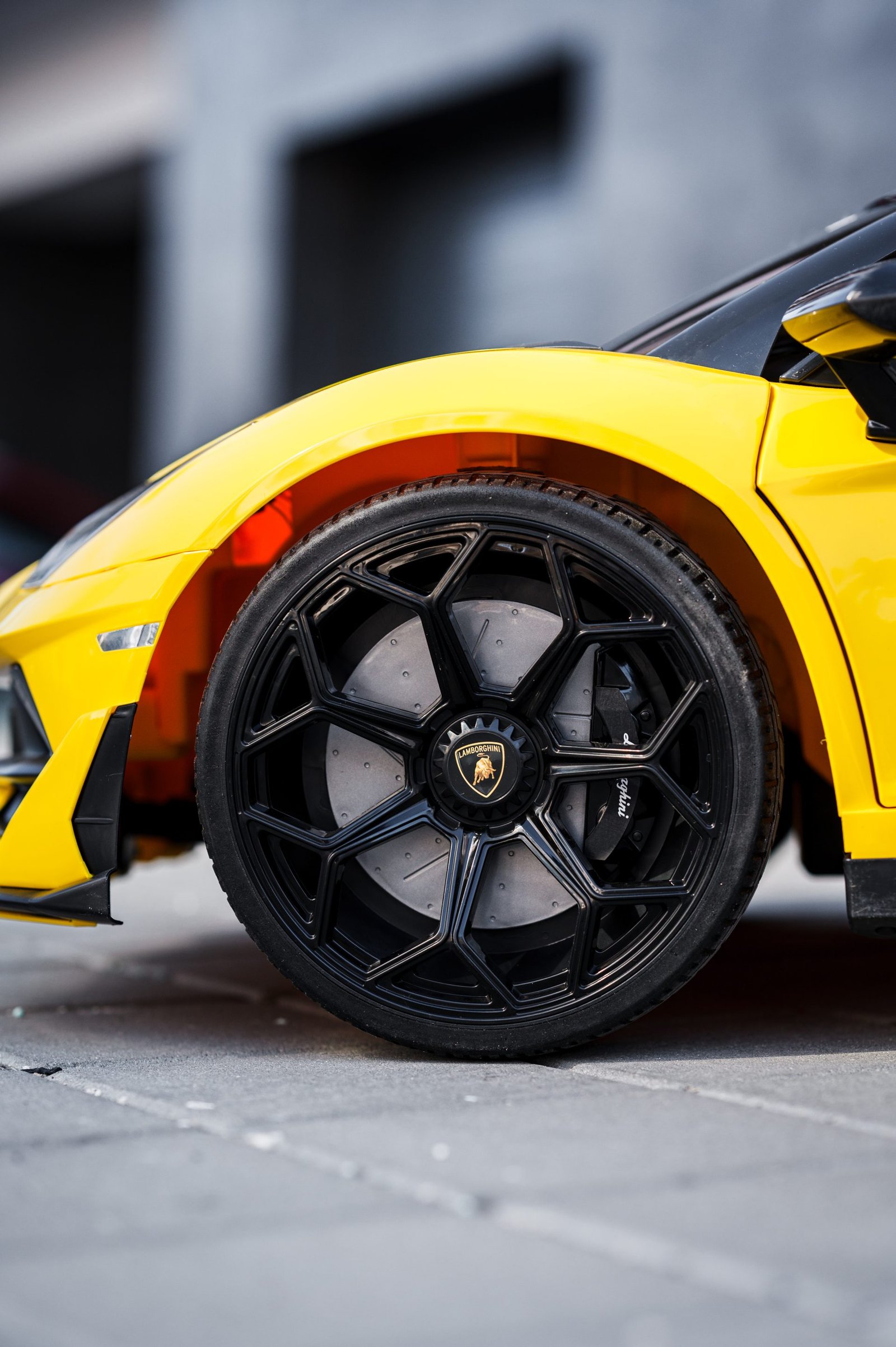 Лицензирана акумулаторна кола Lamborghini Aventador 2026, 24V7AH, 600W, R/C 2.4 G, EVA гуми - Image 16