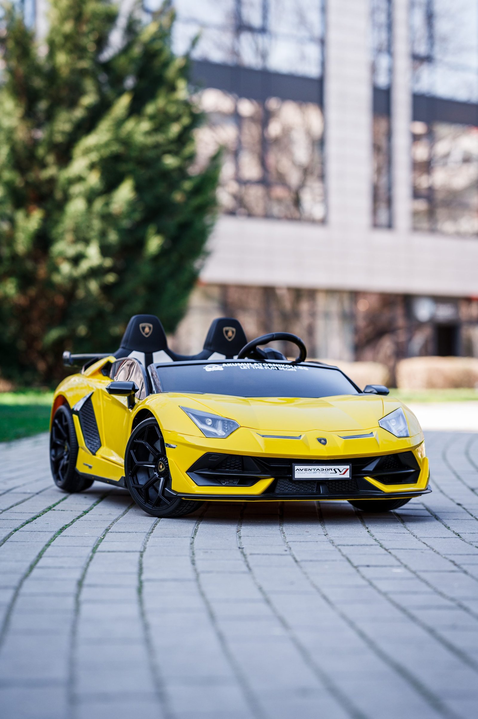 Лицензирана акумулаторна кола Lamborghini Aventador 2026, 24V7AH, 600W, R/C 2.4 G, EVA гуми - Image 5