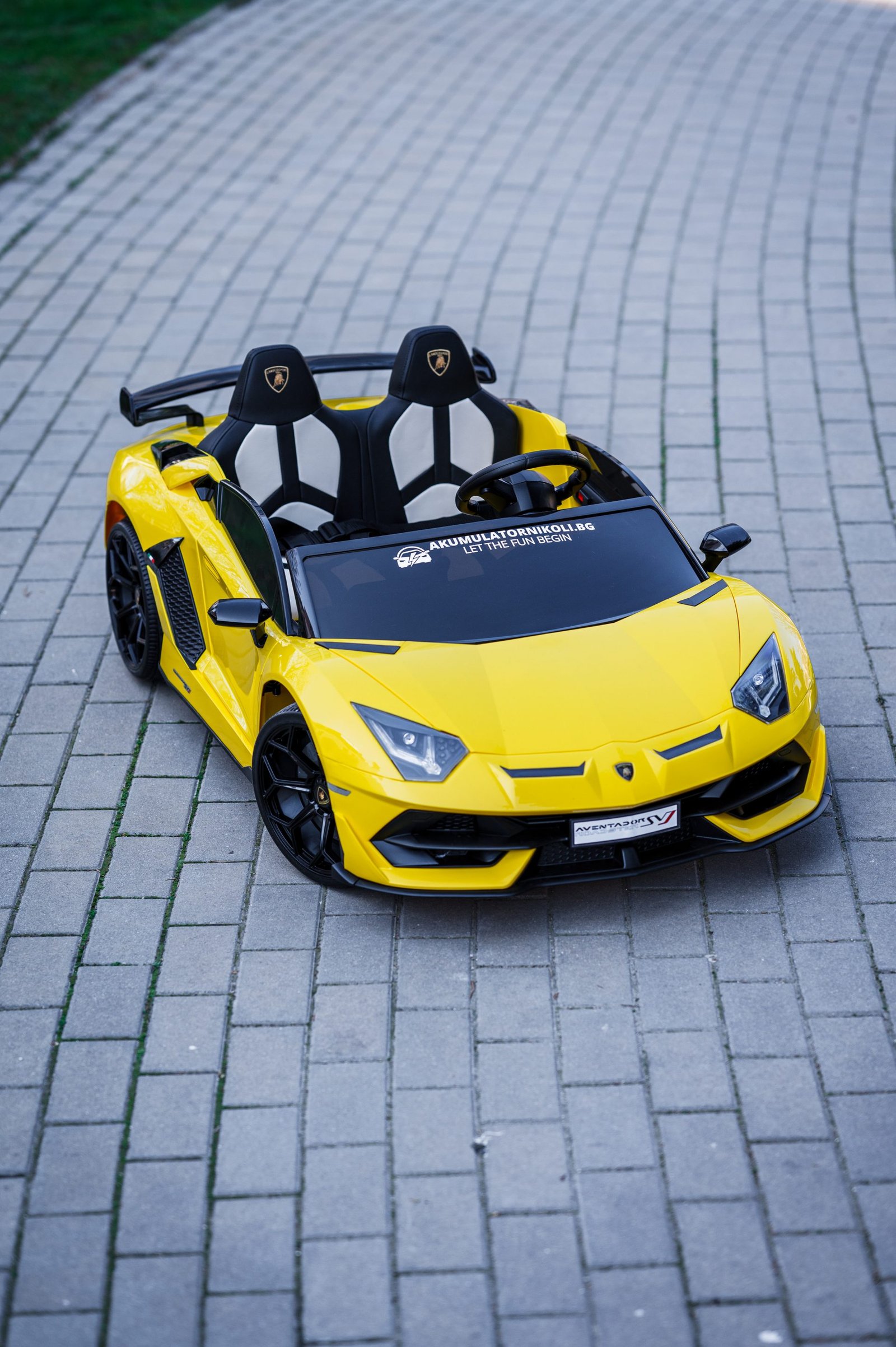 Лицензирана акумулаторна кола Lamborghini Aventador 2026, 24V7AH, 600W, R/C 2.4 G, EVA гуми - Image 3