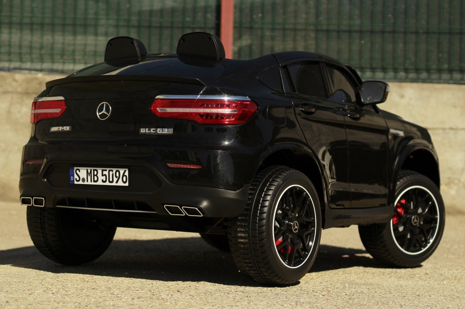 Лицензиран Акумулаторен Джип Mercedes GLC63S AMG XXL, 180W, 12V/14Ah, R/C 2.4G, EVA гуми, 4х4 - Image 5