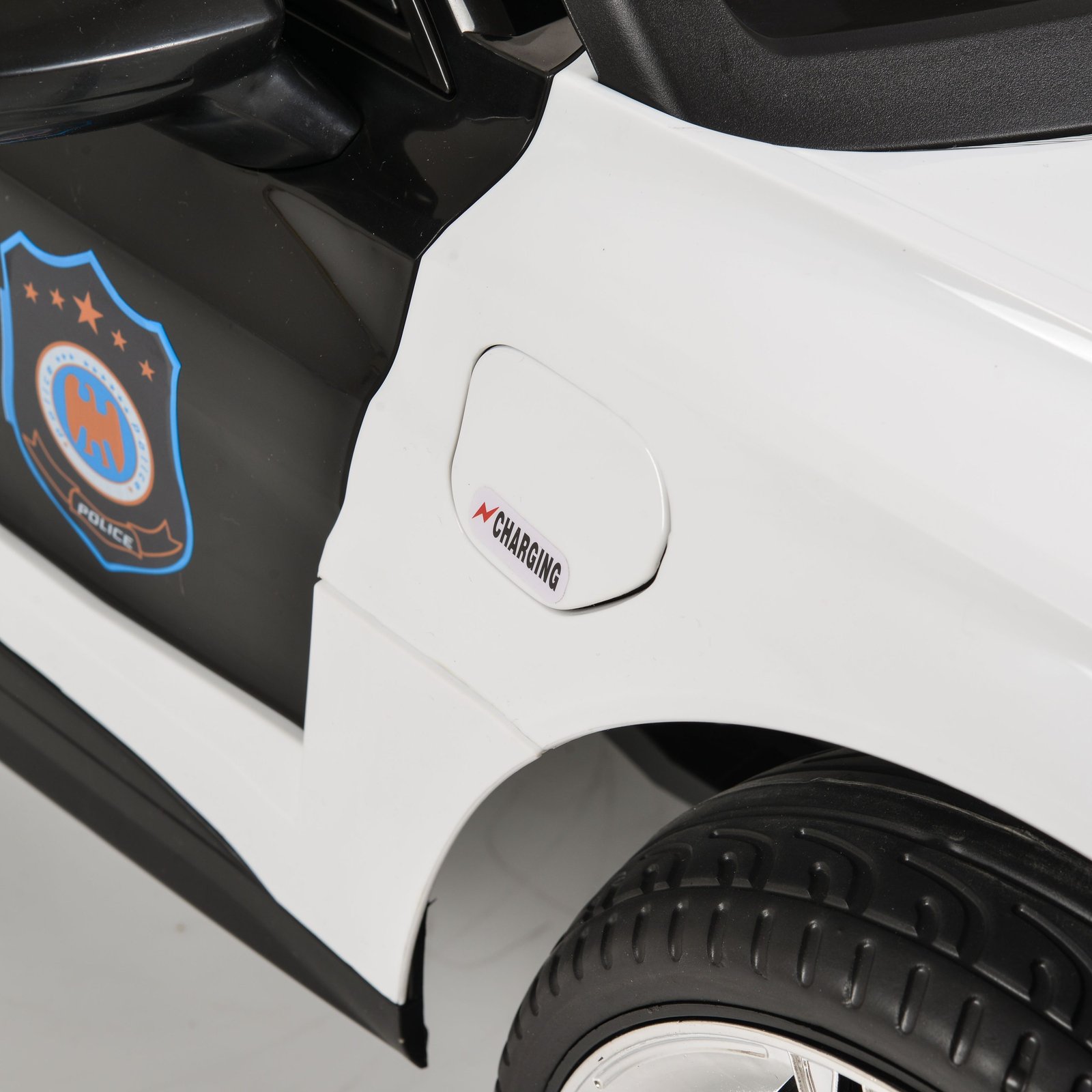 Лицензиран акумулаторна кола Audi RS e-tron 717 Police, Bluetooth, 100W, 12V/7AH, R/C 2.4G, EVA гуми - Image 10