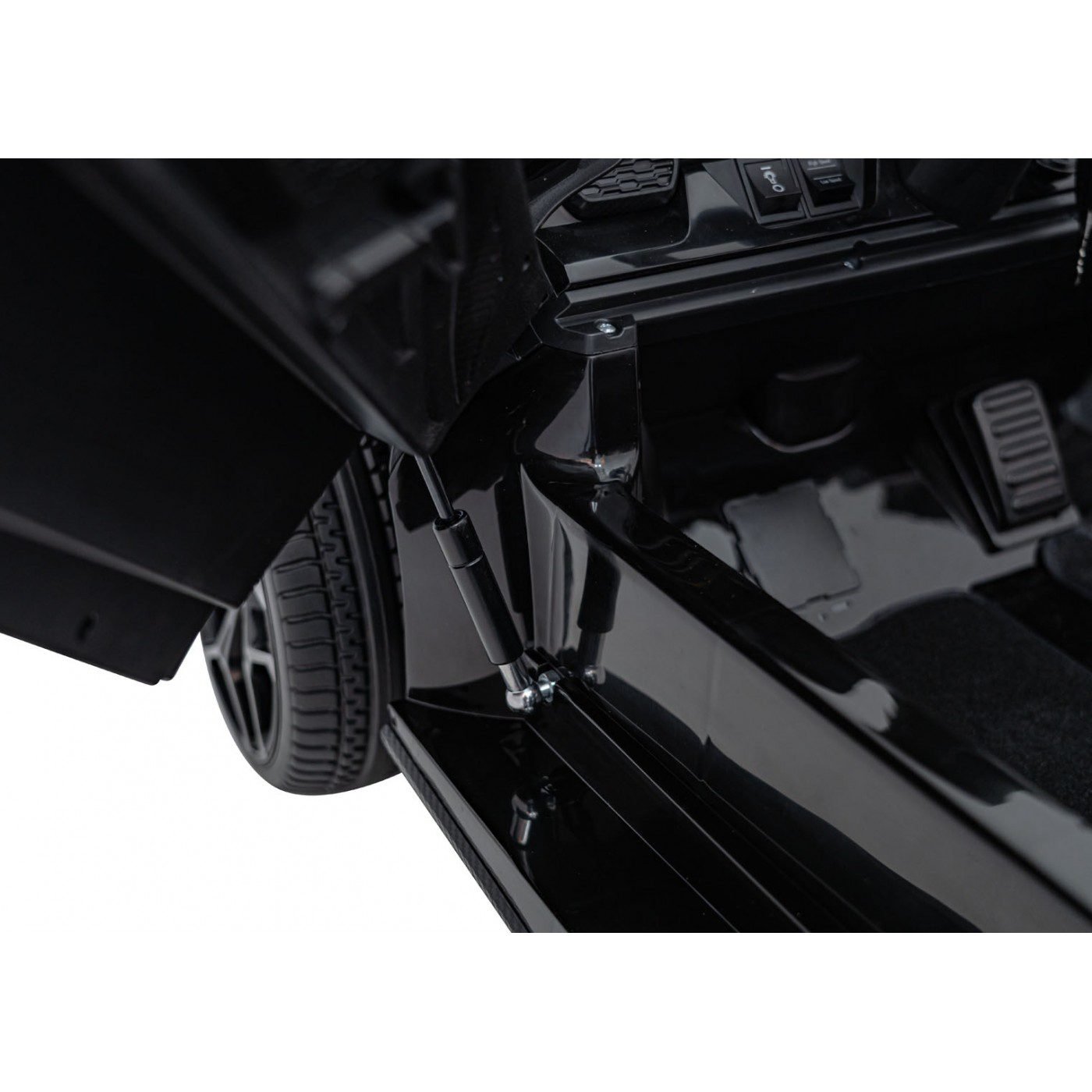 Лицензирана акумулаторна кола Lamborghini Revuelto XL, MP4, 24V7AH, 800W, EVA гуми - Image 25