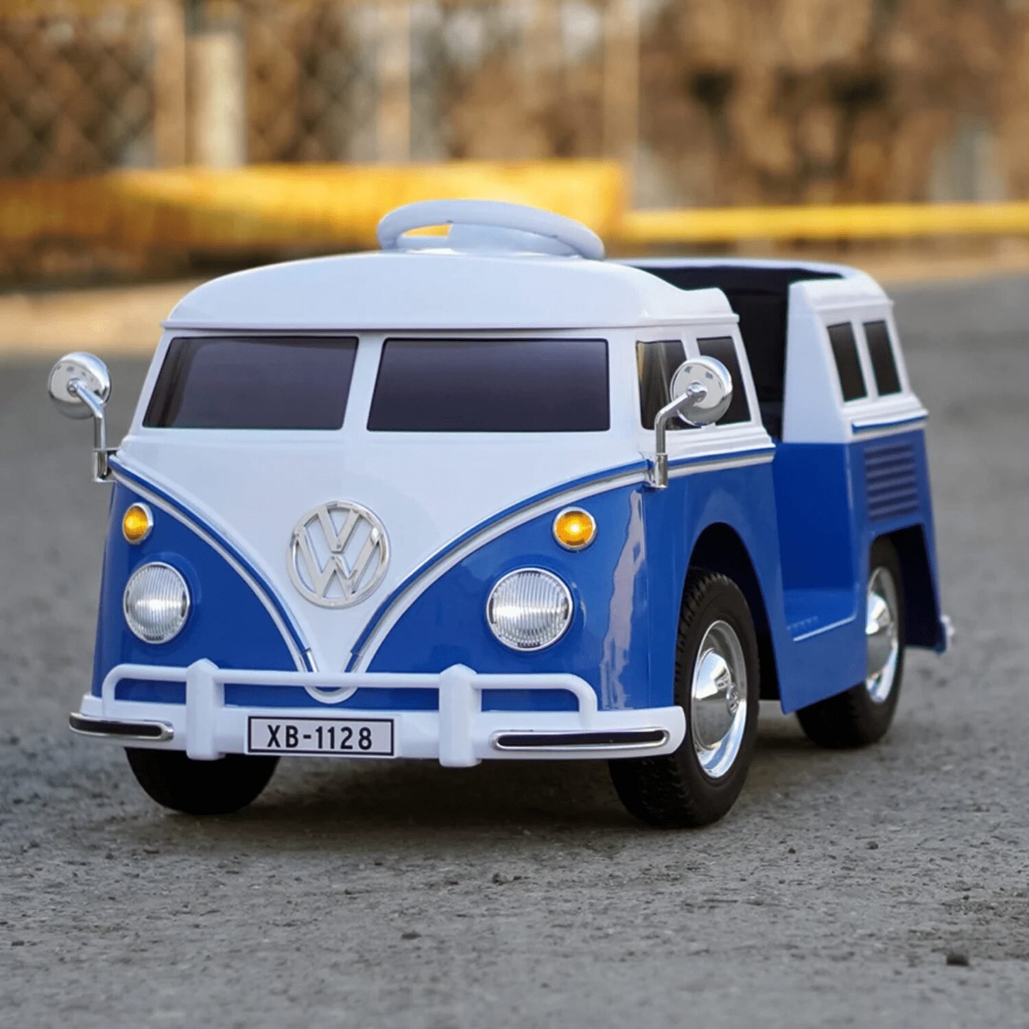 Лицензирана акумулаторна кола VW Samba 12V/7Ah, 100W, EVA гуми, MP3