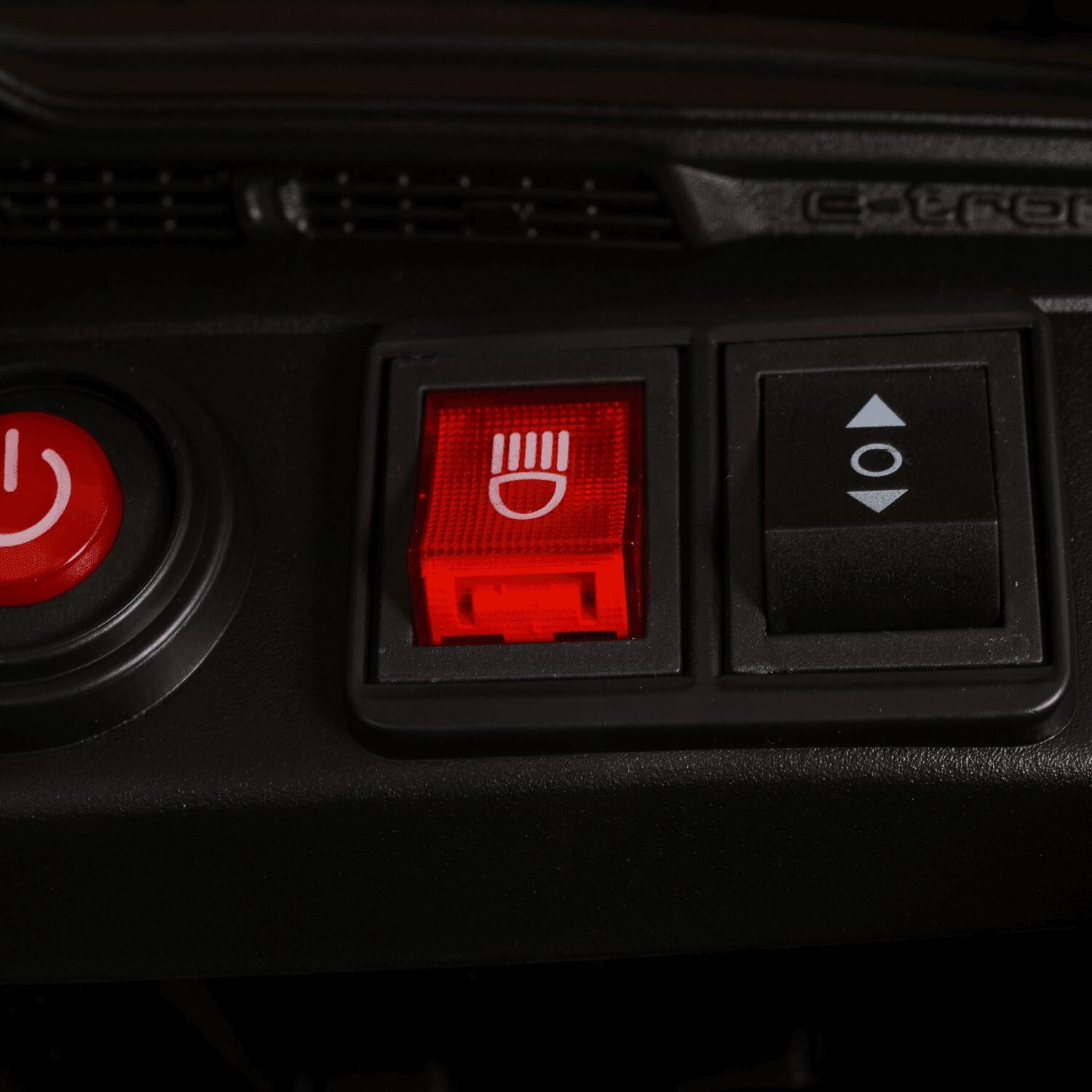 Лицензиран акумулаторен джип Audi SQ8, 2026, 50W, 12V7Ah, R/C 2.4G, EVA гуми - Image 14