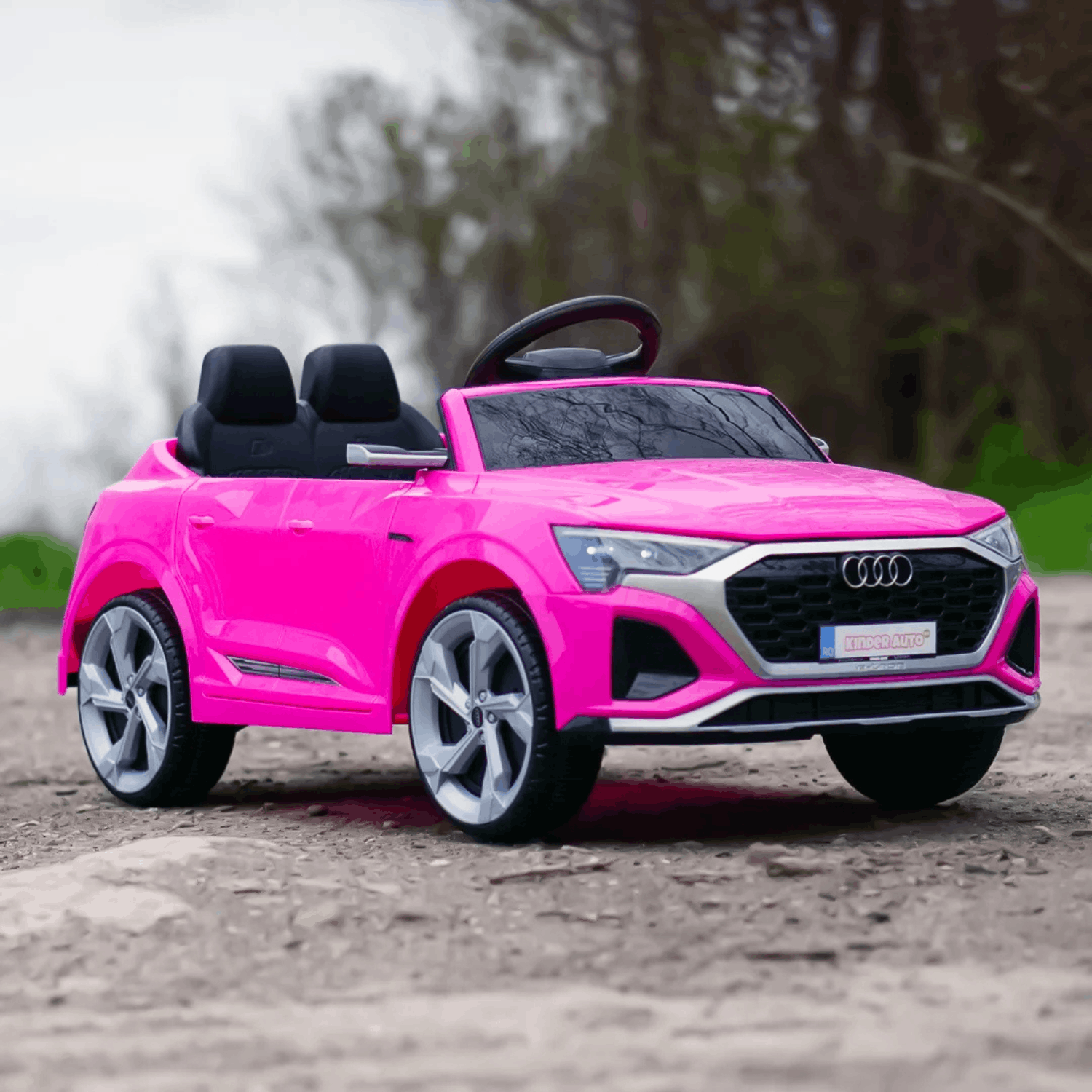 Лицензиран акумулаторен джип Audi SQ8, 70W, 12V4.5Ah, R/C 2.4G, EVA гуми - Image 4